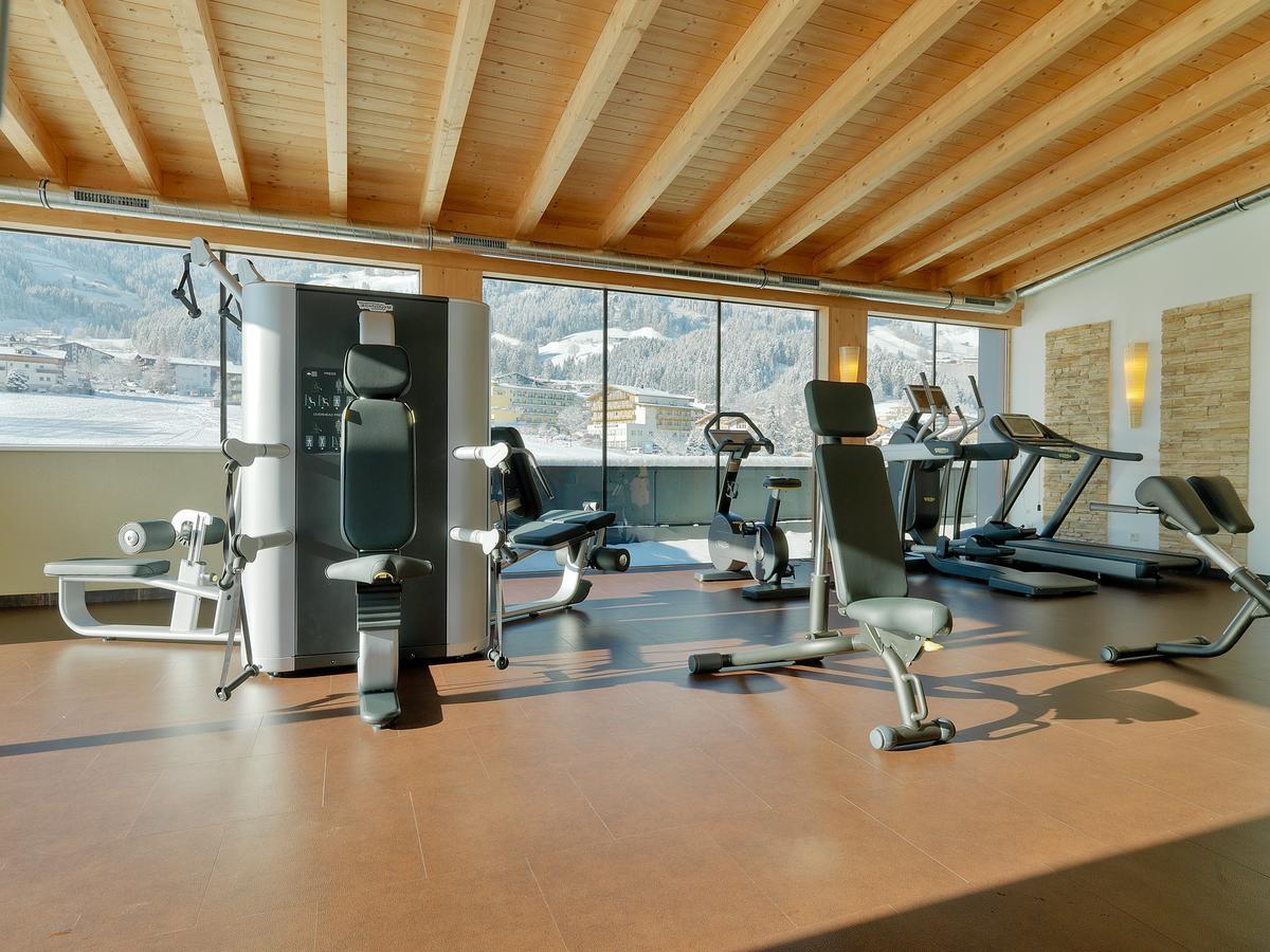 Alpina Zillertal . Family Lifestyle Kinderhotel Fuegen Exterior photo