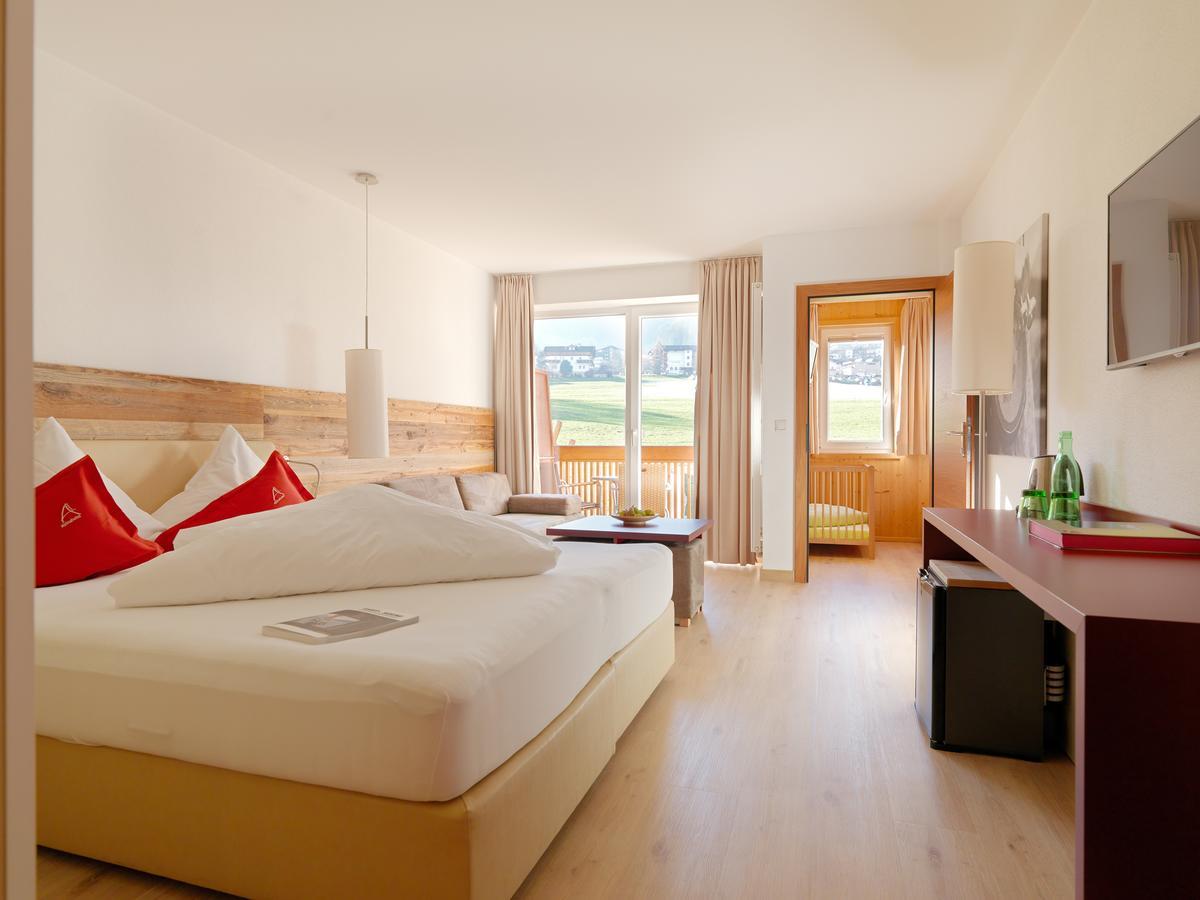 Alpina Zillertal . Family Lifestyle Kinderhotel Fuegen Exterior photo
