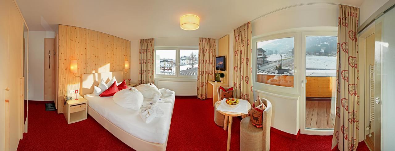 Alpina Zillertal . Family Lifestyle Kinderhotel Fuegen Exterior photo