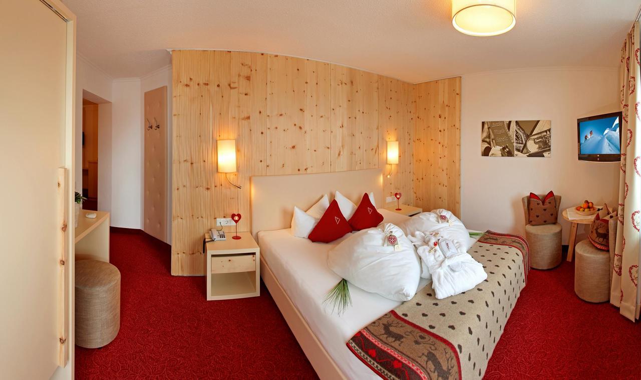 Alpina Zillertal . Family Lifestyle Kinderhotel Fuegen Exterior photo